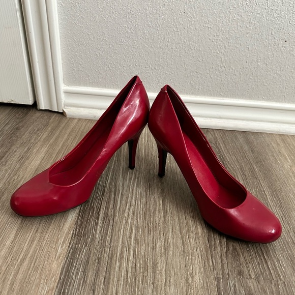 Mossimo Supply Co. Classic Red Heels - Picture 1 of 4